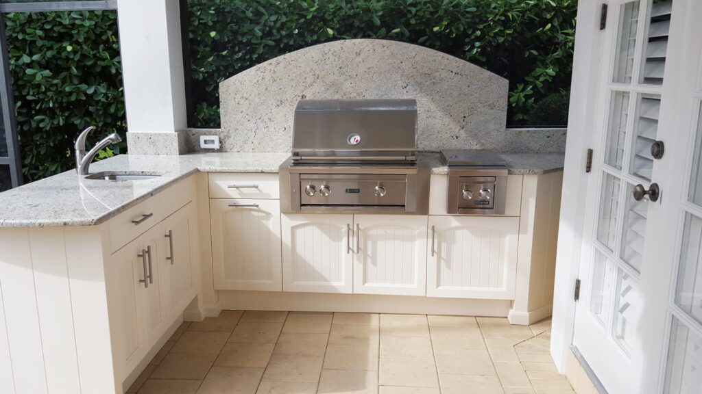Outdoor Kitchen Layout